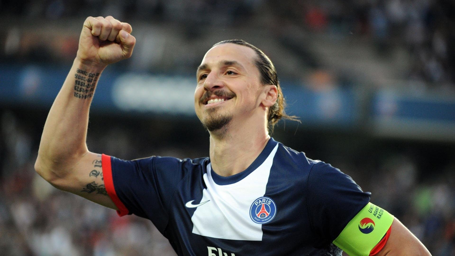 塞内加尔队后卫佩雷斯在巴黎奥运会上表现出色，塞内加尔中后卫