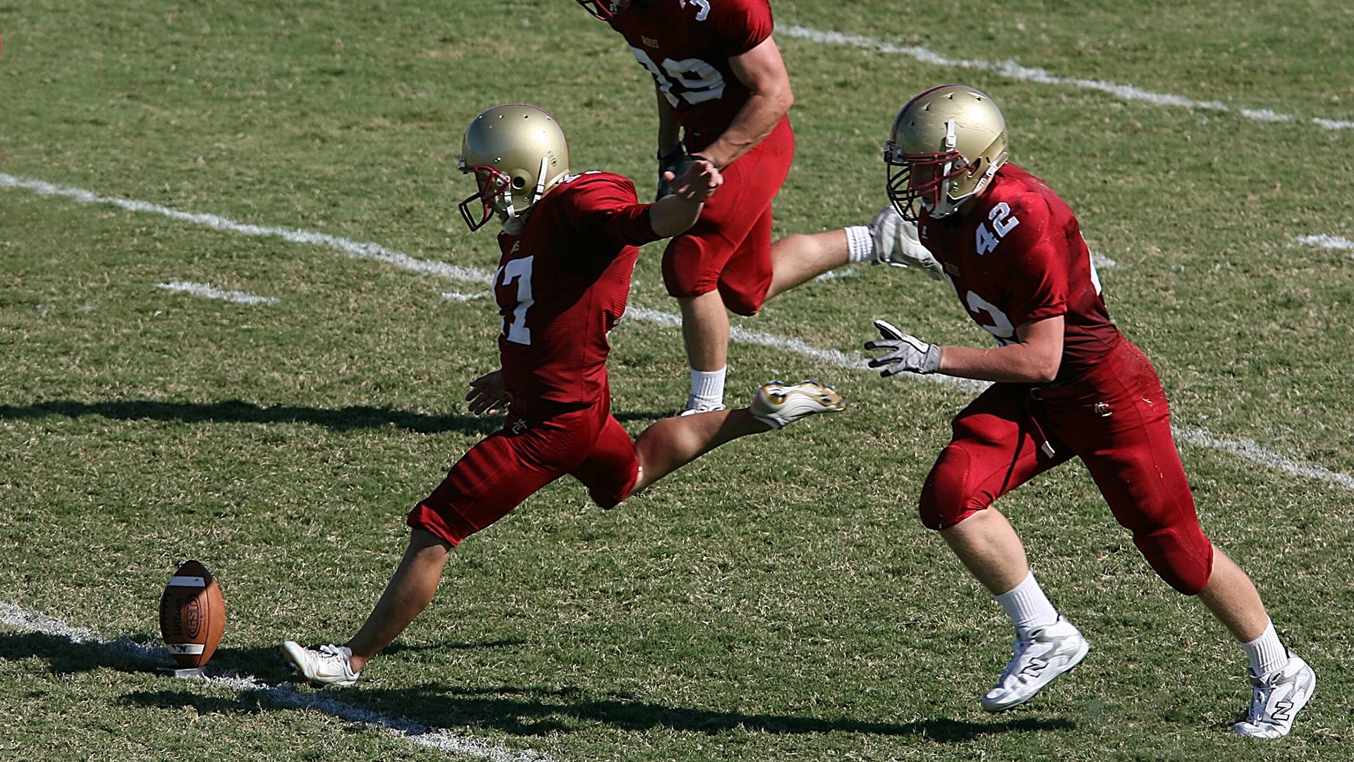 足球场馆分布是否影响区域人才发展,足球场馆占地面积